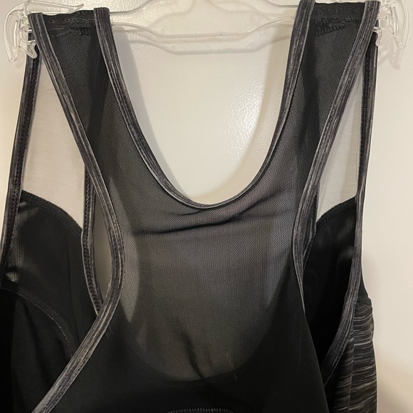 Pennington’s Wireless Sports Bra - Picture 3 of 5